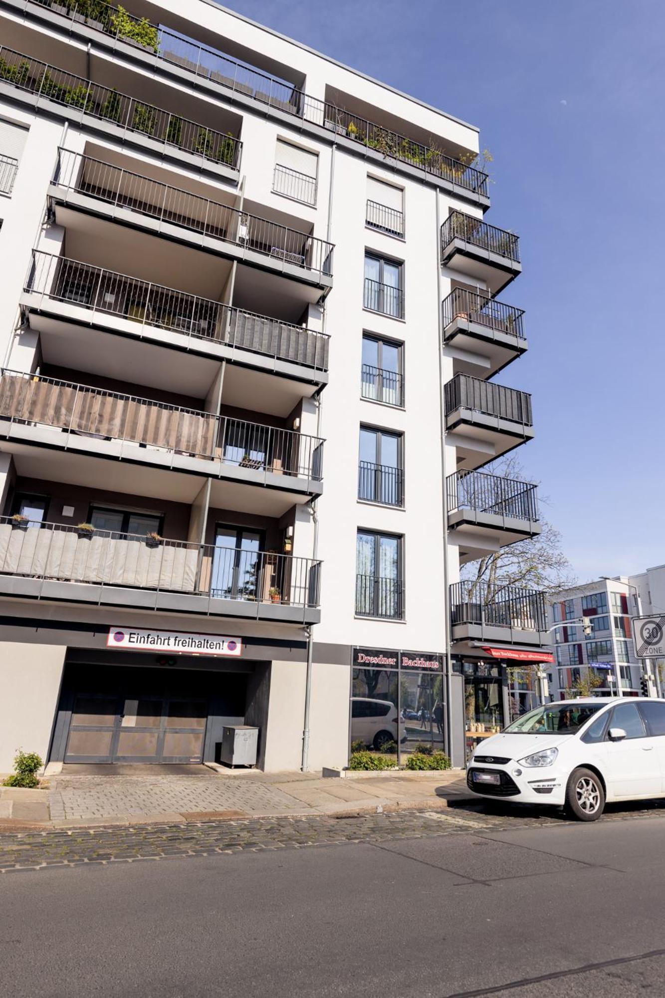 Pineapple Zwinger Ii - 70 Qm - 1x Free Parking